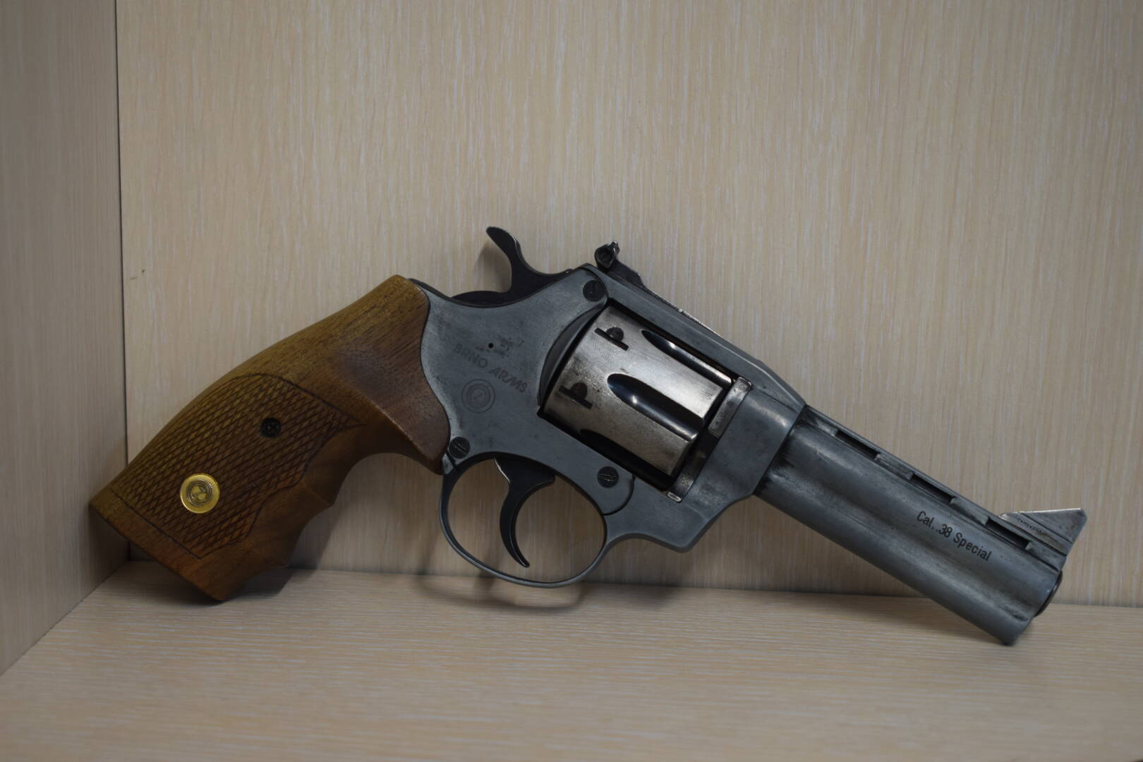 Револвер Brno модел ZHR841, 38 Special